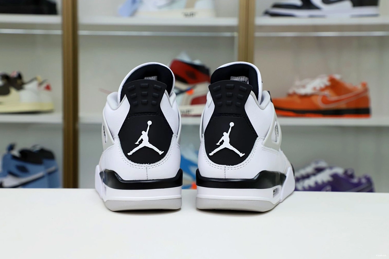 4 AIR MILITARY BLACK JORDAN 0716